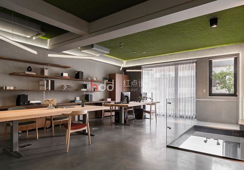 顛覆你的想像!綠草地 mix 工業風的超新奇辦公室-0.jpg 顛覆你的想像!綠草地 mix 工業風的超新奇辦公室-0.jpg