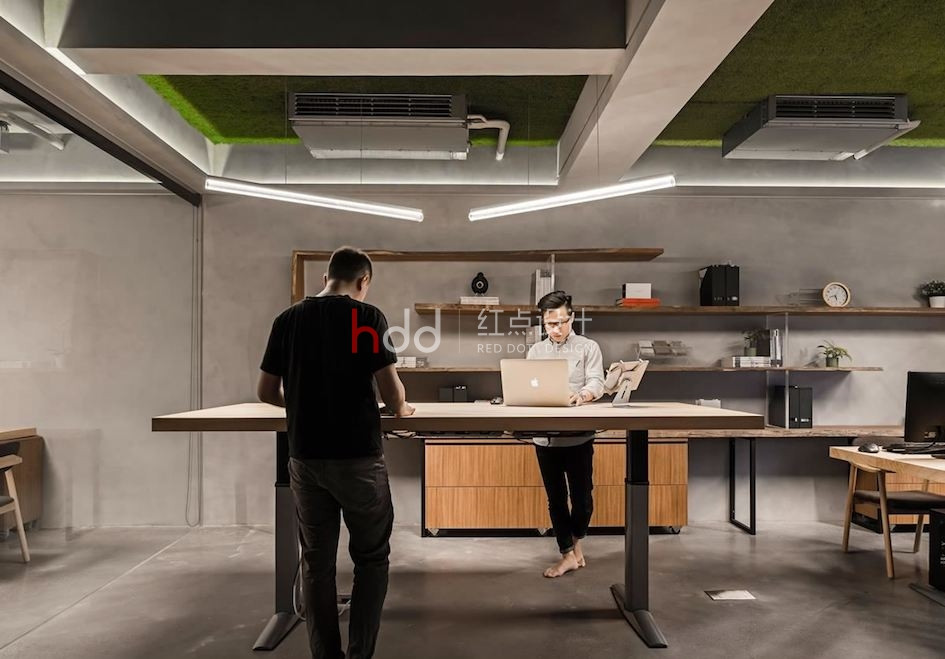 顛覆你的想像!綠草地 mix 工業風的超新奇辦公室-6.jpg