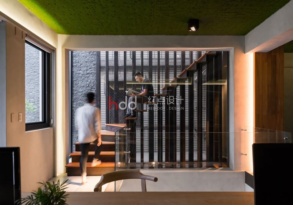 顛覆你的想像!綠草地 mix 工業風的超新奇辦公室-8.jpg