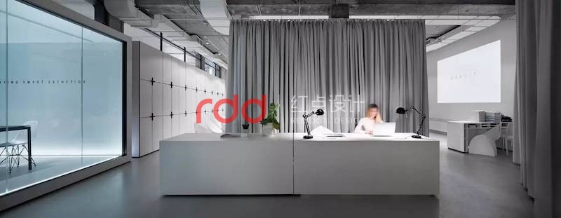 白色簡(jiǎn)約現(xiàn)代辦公室設(shè)計(jì),靈活多變,層次分明-1.jpg 白色簡(jiǎn)約現(xiàn)代辦公室設(shè)計(jì),靈活多變,層次分明-1.jpg