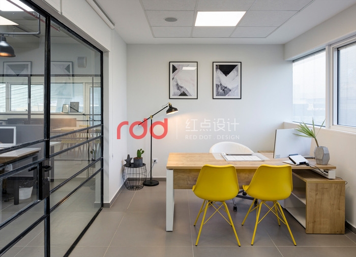 現代簡約風中小型辦公室設計-1.jpg
