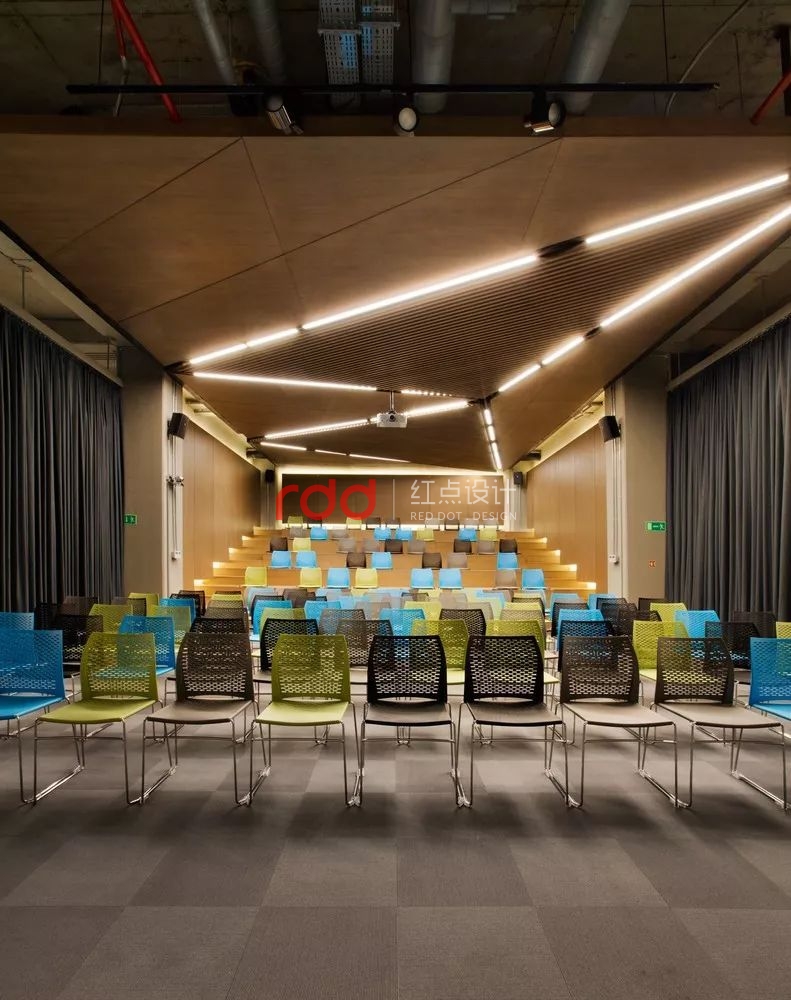 好的辦公室設(shè)計(jì)讓辦公變得高效和愉悅?-9.jpg 好的辦公室設(shè)計(jì)讓辦公變得高效和愉悅?-9.jpg